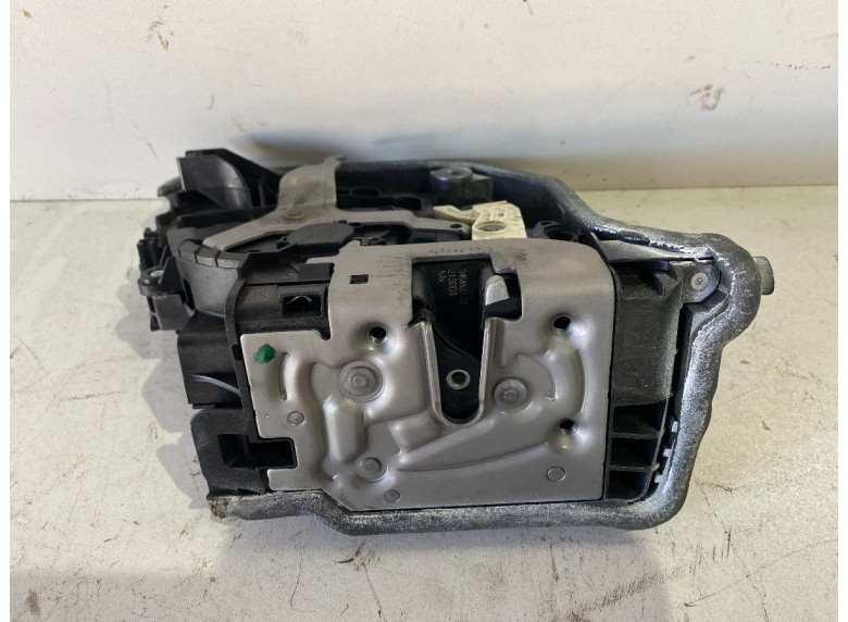 Замок двери передней правой к BMW X5 G05, 2023г.